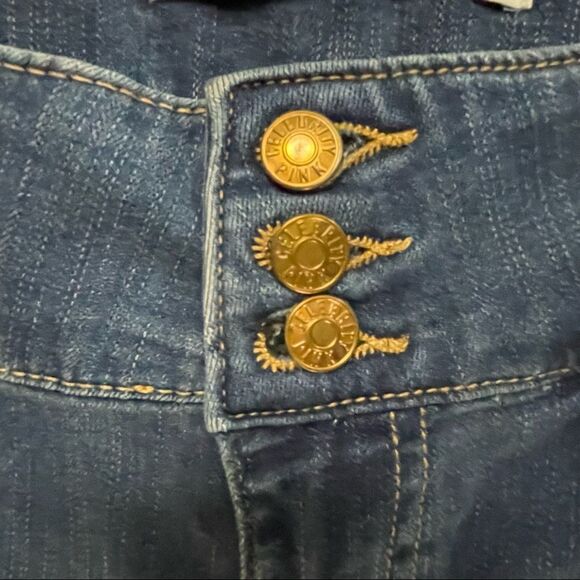 Celebrity Pink Denim Bermuda Shorts ~ size 13/31 - Picture 4 of 6